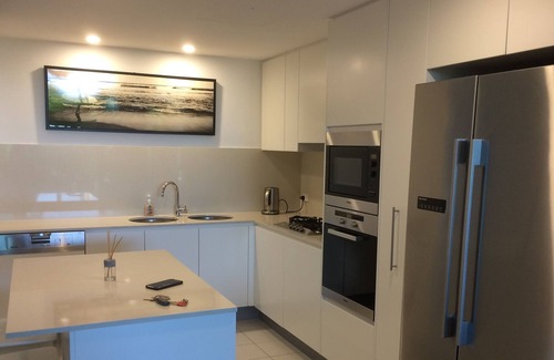 Coolangatta Complejo | Walk to Beach/Restaurants. Private Ground level Courtyard. 5 Minutes to Airport