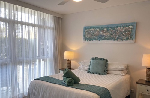 Coolangatta Complejo | Walk to Beach/Restaurants. Private Ground level Courtyard. 5 Minutes to Airport