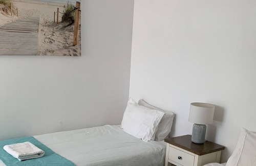 Coolangatta Complejo | Walk to Beach/Restaurants. Private Ground level Courtyard. 5 Minutes to Airport