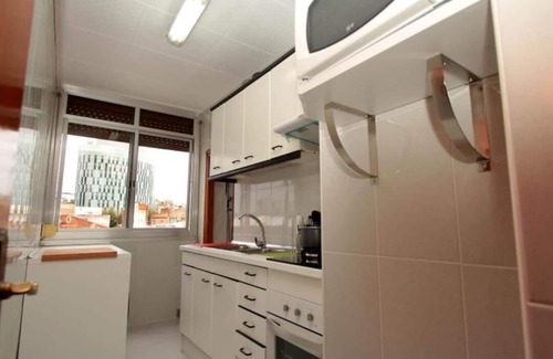 Provencals del Poblenou Apartamento | Walk to BEACH, ride to CENTER! 3-bedroom apt., comfy beds, well equipped.