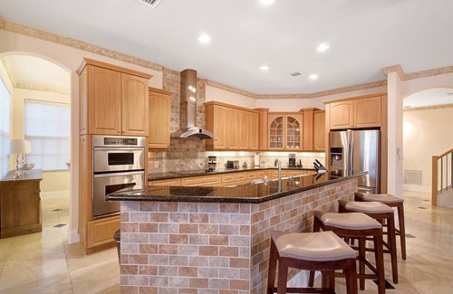 Hollywood Lakes Cabaña | Walk to Beach Spacious Estate with Hot Tub & Game Room