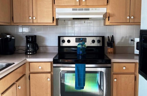 Holiday Beach Cabaña | Walk to Beach, Sleeps 8, Pvt Cottage on East End of PCB