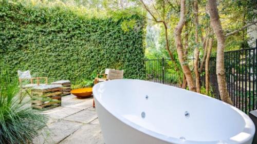 Killcare Casa | Walk To Beautiful Beach and Bushwalking Trails