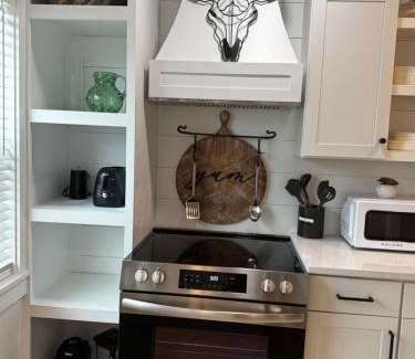 Fort Myers River District Apartamento | Walk to Best Eats and Shops and Stay in Style