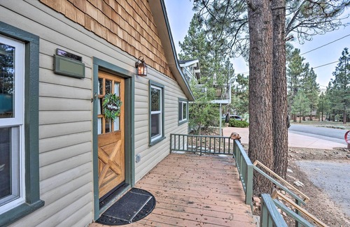 Big Bear Lake Cabaña | Walk to Big Bear Lake: Cozy Cabin w/ Deck