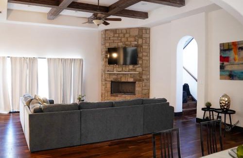 Lakeland Park Casa | Walk to Boat Launch Stylish Austin Gem