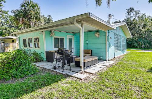 Crystal River Casa | Walk to Boat Launch Crystal River Home with Lanai