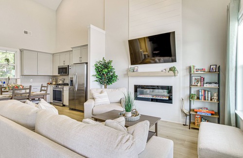Greenwood Casa | Walk to Boat Ramp: Lake Greenwood Getaway!