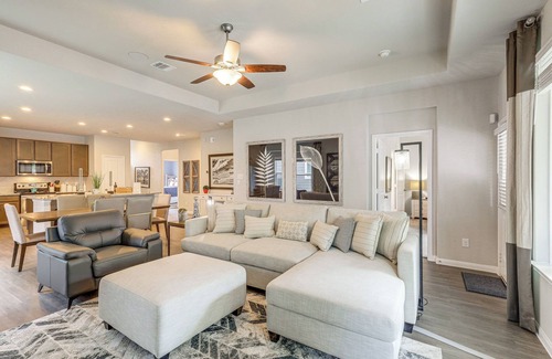 College Station Casa | Walk to Brazos County Expo: Elegant Home w/ Grill!