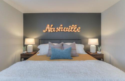 North Capitol Apartamento | Walk to Broadway Riverfront Condo with Pool