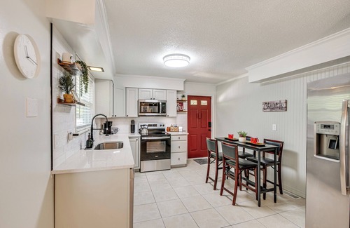 Griffin Heights Casa | Walk to Campus, FSU Photo Wall: Inviting Retreat!