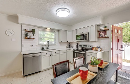 Griffin Heights Casa | Walk to Campus, FSU Photo Wall: Inviting Retreat!
