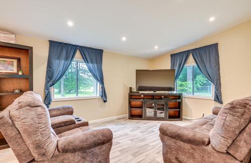 Nottawa Casa | Walk to Coldwater Lake Peaceful Weidman Retreat