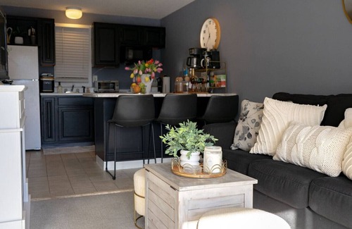 Gilford Condominio | Walk to Concerts | Beach | Pool | Ski