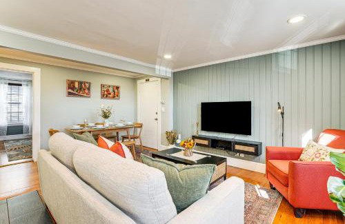 Harbor View - Orient Heights Apartamento | Walk to Constitution Beach Mid-Century Boston Gem