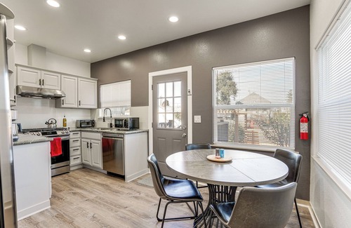 West Alameda Casa | Walk to Crab Cove Beach: Alameda Home w/ Game Room