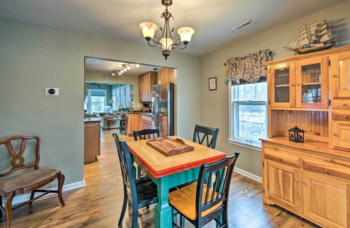 Delavan Lake Casa | Walk to Delavan Lake: Extended Stay Home w/ Yard