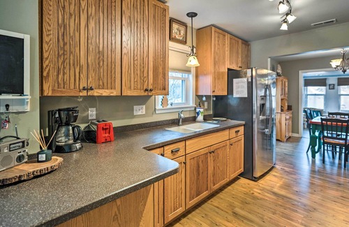Delavan Lake Casa | Walk to Delavan Lake: Extended Stay Home w/ Yard