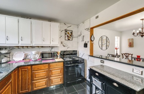 Royal Oak Casa | Walk to Detroit Zoo: Home w/ Sunroom & Patio!