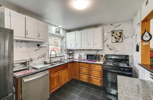 Royal Oak Casa | Walk to Detroit Zoo: Home w/ Sunroom & Patio!