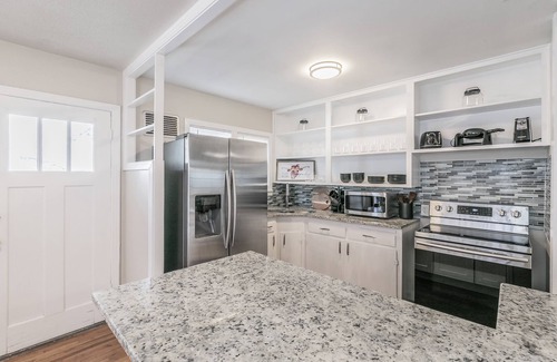Fort Worth Cultural District Casa | Walk To Dickies Arena & Will Rogers! Close to TCU & Dtwn Ft. Worth. 2 King Beds