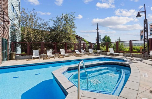 Kimball Junction Condominio | Walk to Dining & Shops | Fireplace | Pool & Hot Tub Included