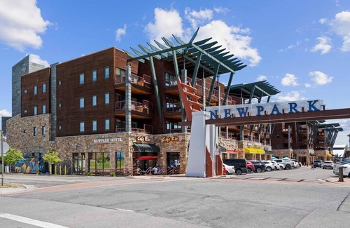 Kimball Junction Condominio | Walk to Dining & Shops | Fireplace | Pool & Hot Tub Included