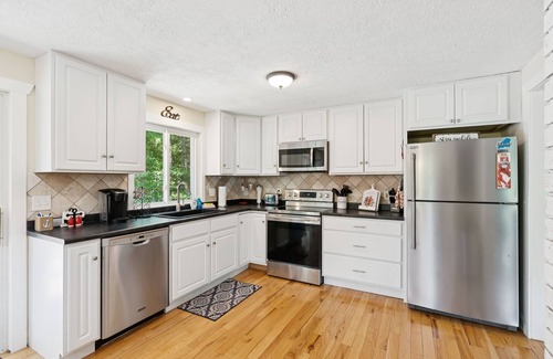 Kennebunk Casa | Walk to Dock Square! - Freshly Renovated Charmer!