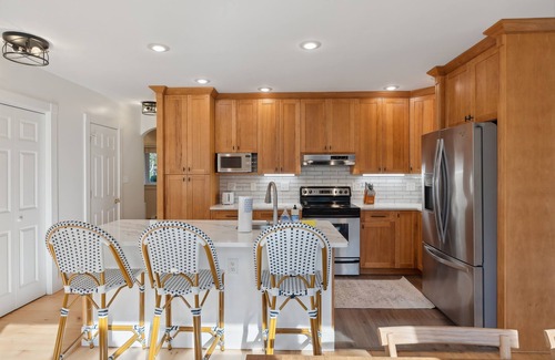 Kennebunk Casa | Walk to Dock Square! Firepit, Ping Pong, & Games!