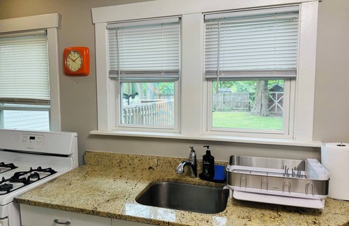 Geneva Casa | Walk to Downtown! 4-Bedroom Geneva Getaway