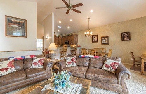 Ouray Casa | Walk to Downtown - Across from Ouray Hot Springs - Townhome with Balcony