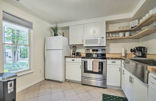 Taylor's Pond Casa | Walk to Dtwn & Breweries: Townhome in Cary!