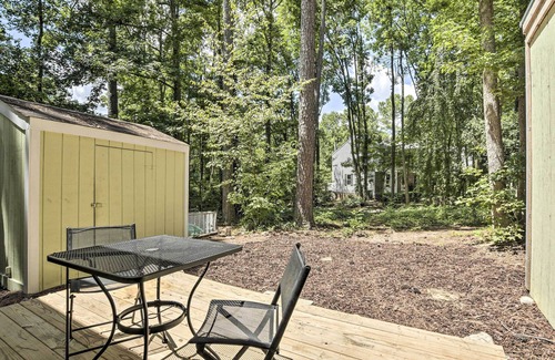 Taylor's Pond Casa | Walk to Dtwn & Breweries: Townhome in Cary!