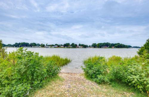 East Ocean View Apartamento | Walk to East Beach Apt with Outdoor Space