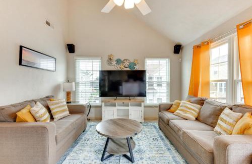 East Ocean View Apartamento | Walk to East Beach Apt with Outdoor Space