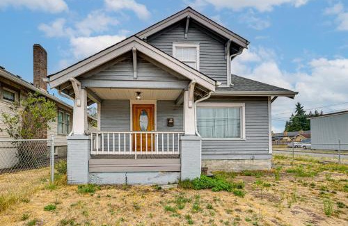 Puyallup Casa | Walk to Eats and Events! Downtown Puyallup Home