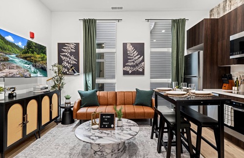 Old City Apartamento | Walk to Everything in Old City- ADA compliant unit! Old City Philadelphia