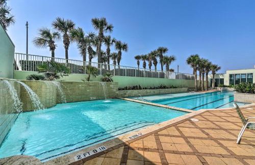 Galveston Apartamento | Walk to Galveston Beach Family Condo with Pool