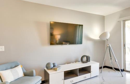 Indian Bayou Apartamento | Walk to Golf Course and Beach Modern Destin Condo