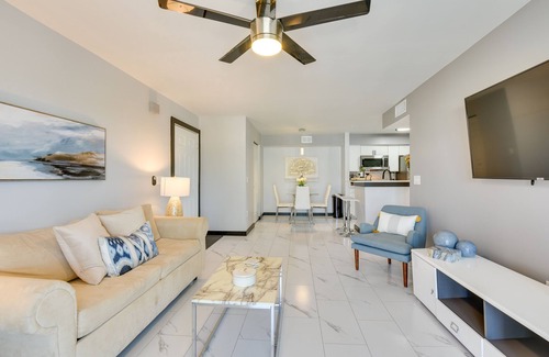 Indian Bayou Condominio | Walk to Golf Course & Beach: Modern Destin Condo