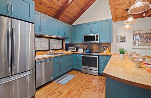 Truro Casa | Walk to Great Hollow Beach!