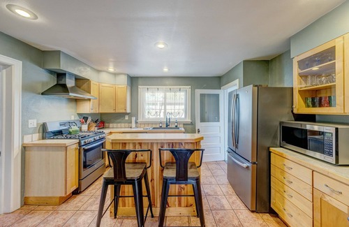Sheridan Casa | Walk to historic downtown, cozy, pets welcome!
