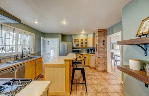 Sheridan Casa | Walk to historic downtown, cozy, pets welcome!
