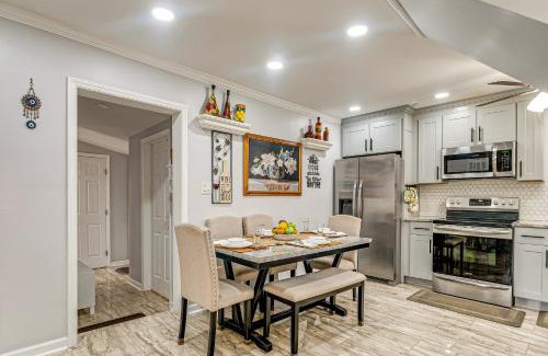 Burlington Casa | Walk to Historic Dtwn Burlington Home with Yard