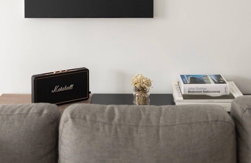 Pilsen Apartamento | Walk to IMD, Eats, Bars | EZ Access + WD | Zencity
