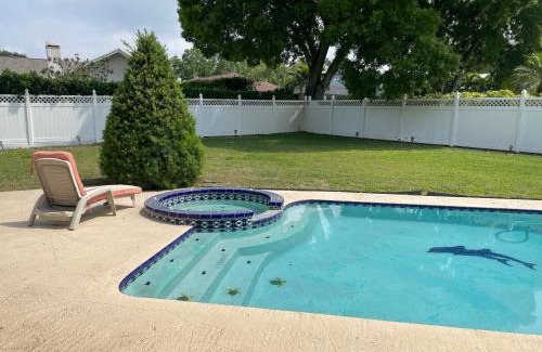 Collins Estates Casa | Walk to Indian Rocks Beach Exclusive Use of Hot Tub, Pool, BBQ,with Privacy