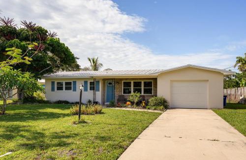 Fort Pierce Casa | Walk to Jetty Park Harbor District Home!