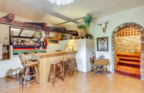 Lake Arrowhead Casa | Walk to Lake Arrowhead Home with Hot Tub and Wet Bar!
