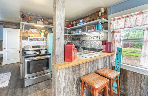 Buchanan Dam Cabaña | Walk to Lake Buchanan: Cottage Near Wineries!