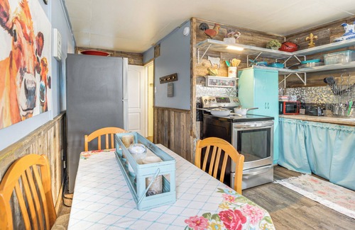 Buchanan Dam Cabaña | Walk to Lake Buchanan: Cottage Near Wineries!